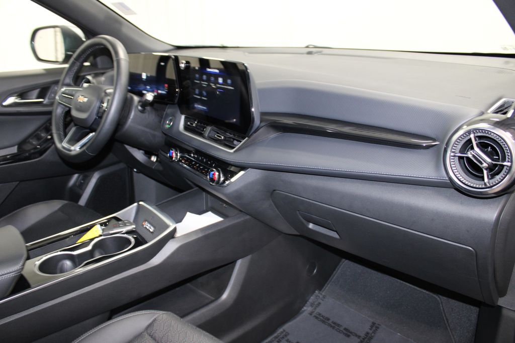 2025 Chevrolet Equinox LT - Photo 21