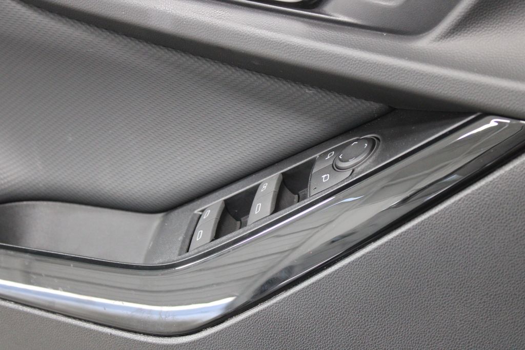 2025 Chevrolet Equinox LT - Photo 41