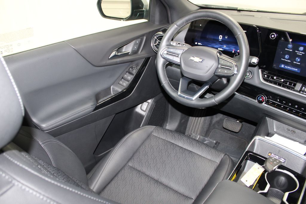 2025 Chevrolet Equinox LT - Photo 27