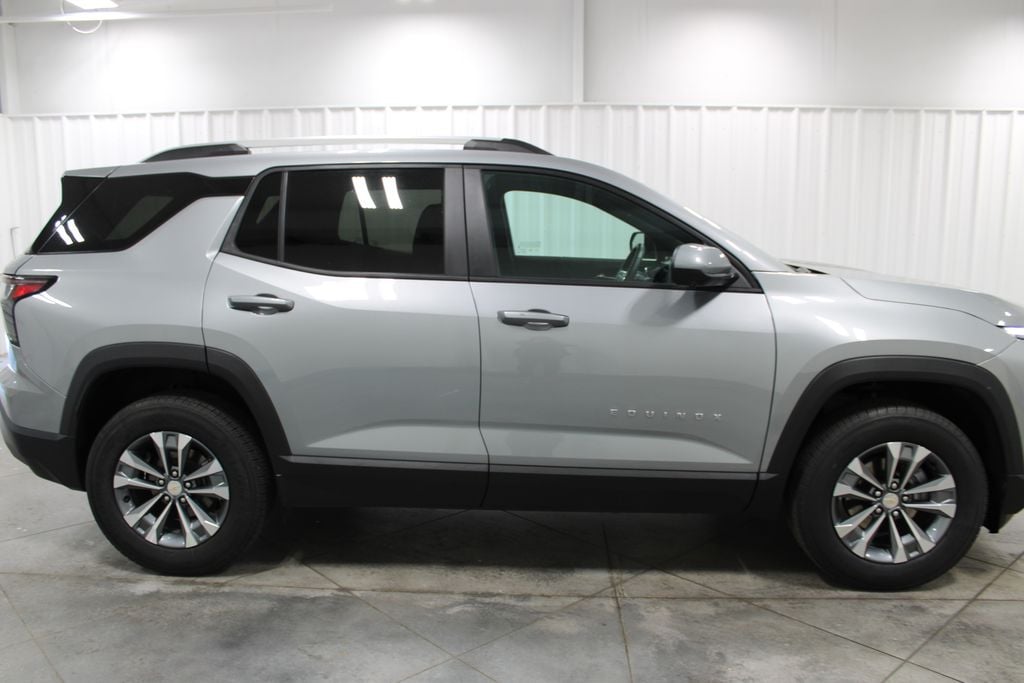 2025 Chevrolet Equinox LT - Photo 11