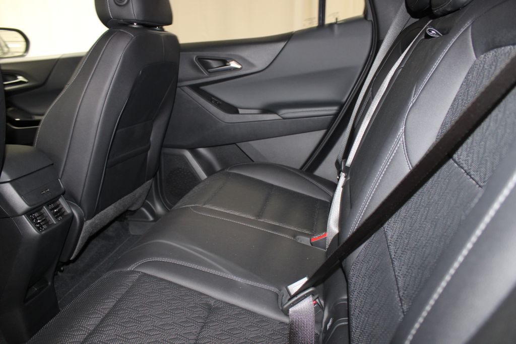 2025 Chevrolet Equinox LT - Photo 17