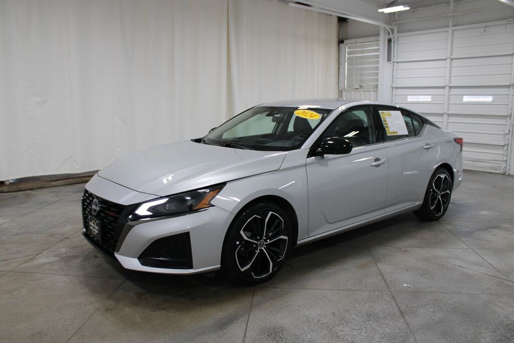 Used 2024 Nissan Altima 2.5 SR Sedan