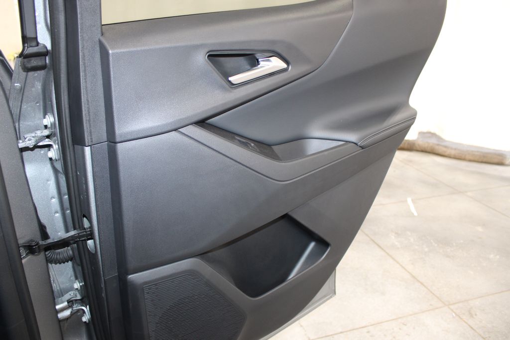 2025 Chevrolet Equinox LT - Photo 24