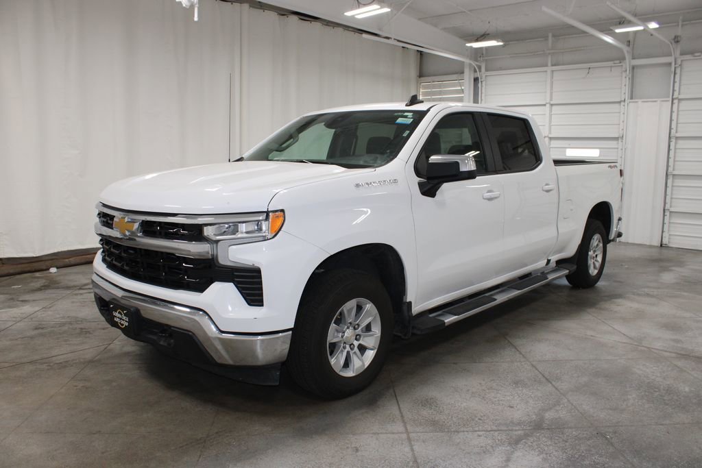 2024 Chevrolet Silverado 1500 LT photo 3