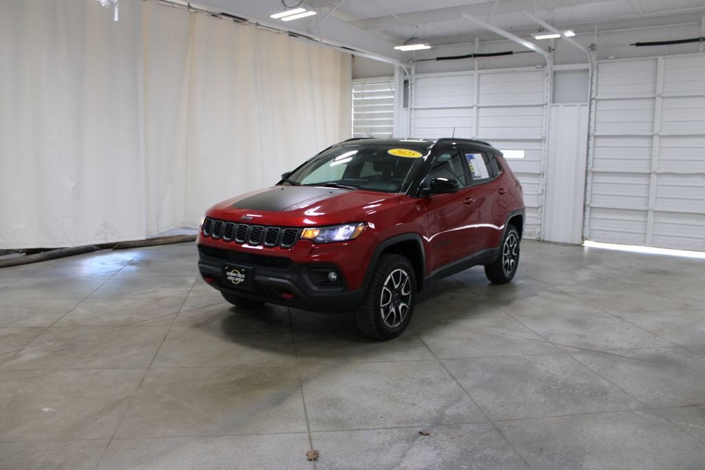 Used 2025 Jeep Compass Trailhawk