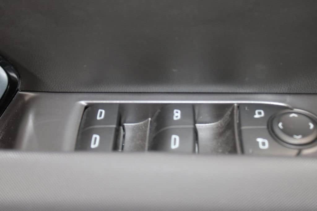 2025 Chevrolet Colorado Z71 - Photo 38