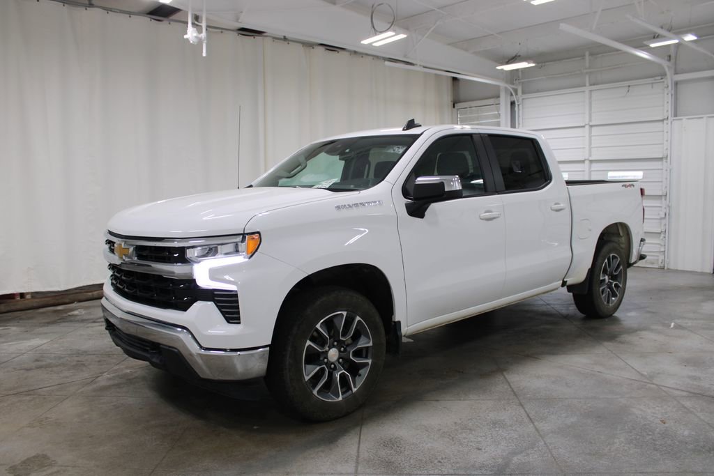 2023 Chevrolet Silverado 1500 LT photo 3