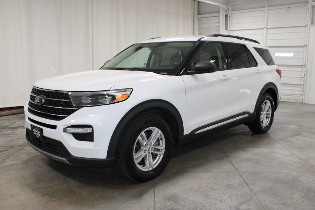 2023 Ford Explorer XLT photo 2