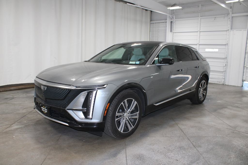 2024 Cadillac Lyriq Luxury photo 3