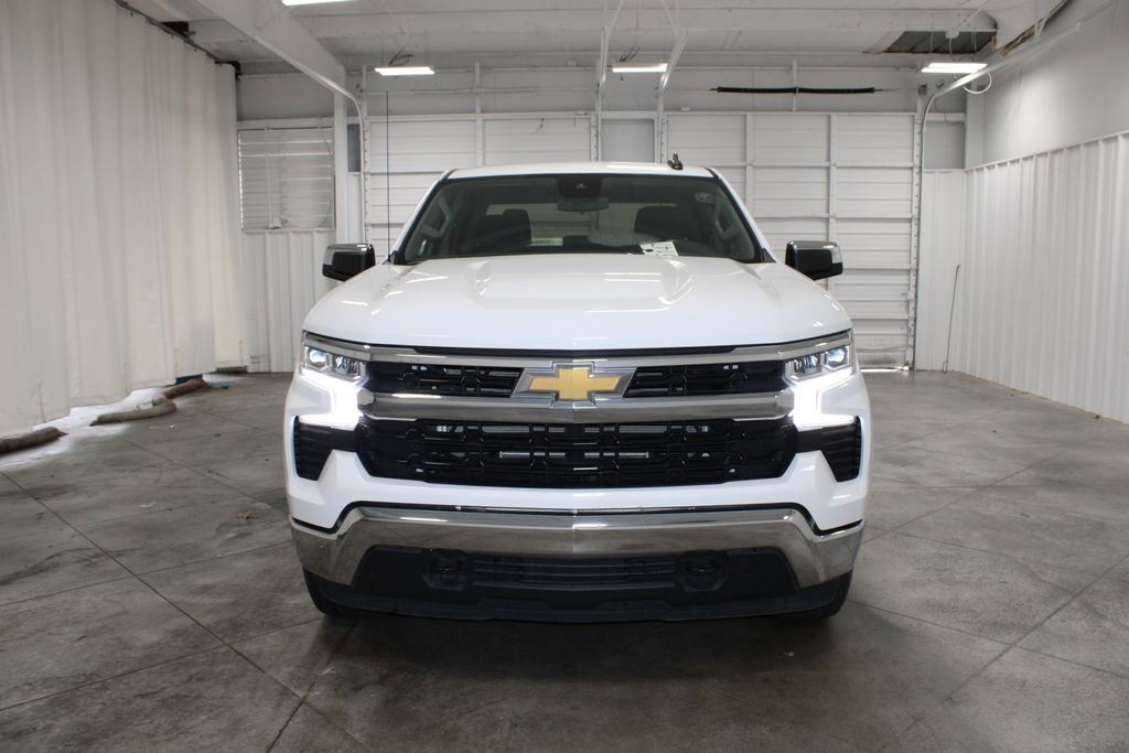 2023 Chevrolet Silverado 1500 LT photo 2