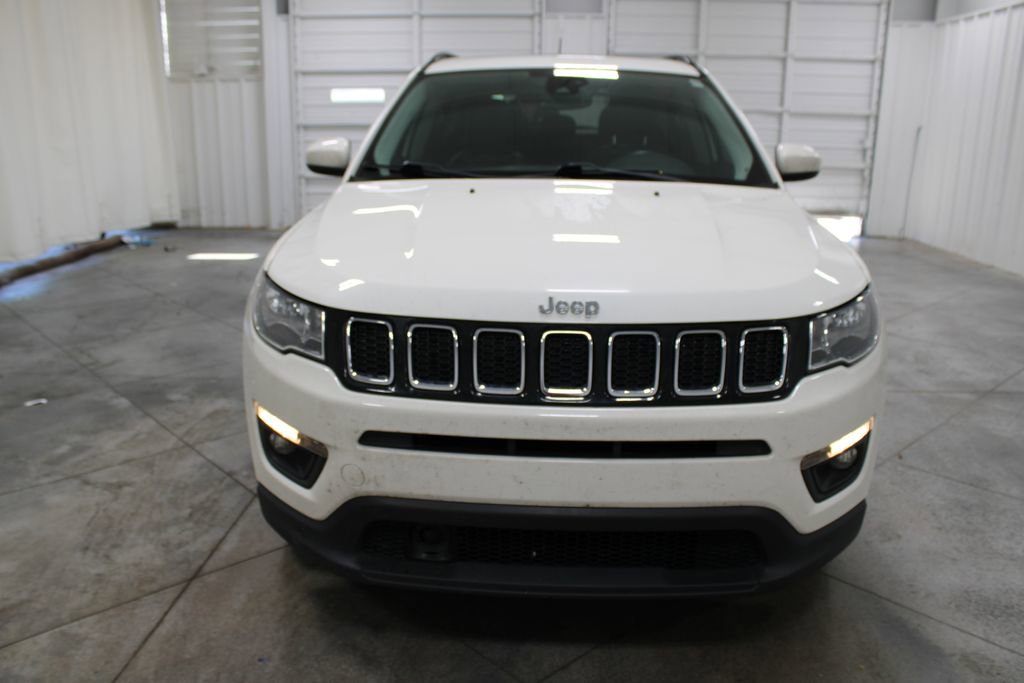 2020 Jeep Compass Latitude photo 2