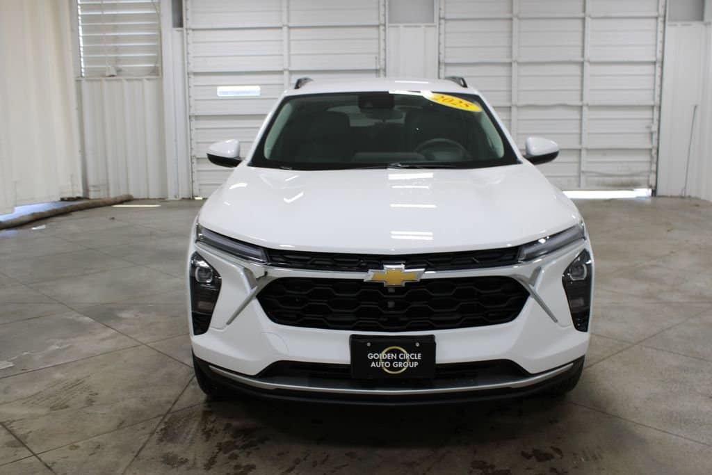 Used 2025 Chevrolet Trax LT SUV