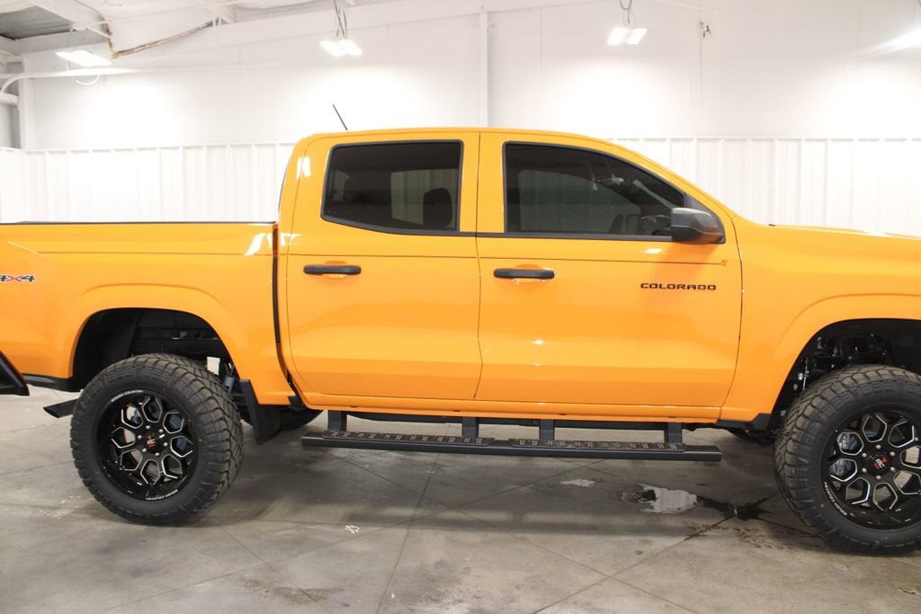2025 Chevrolet Colorado Work Truck - Photo 11