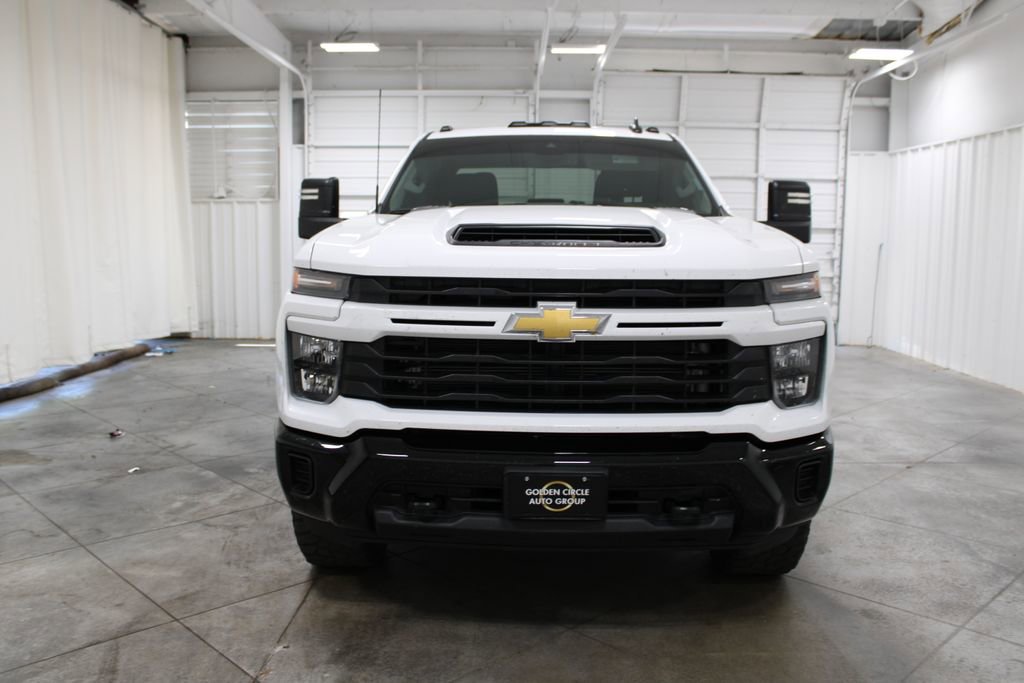 2024 Chevrolet Silverado 2500HD Custom photo 2