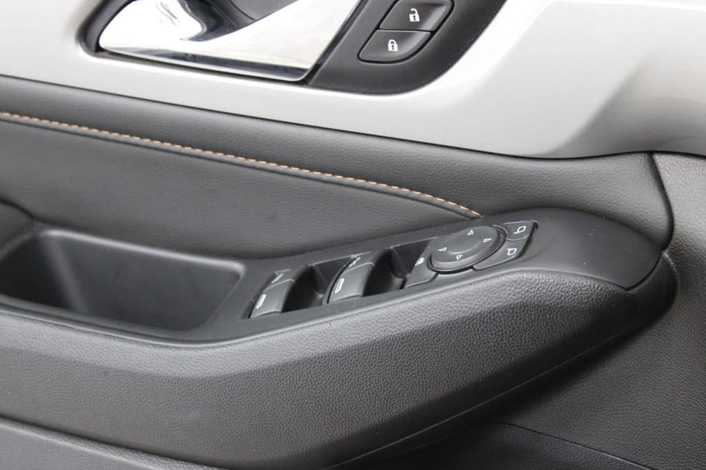 2021 Chevrolet Traverse 1LT - Photo 36