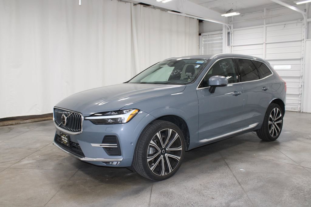 2023 Volvo XC60 Ultimate photo 2