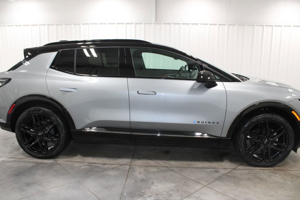 2026 Chevrolet Equinox EV RS - Photo 11