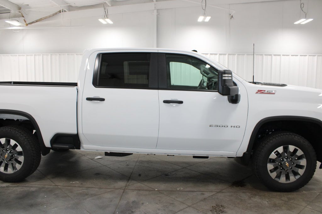 2026 Chevrolet Silverado 2500 HD Custom - Photo 10
