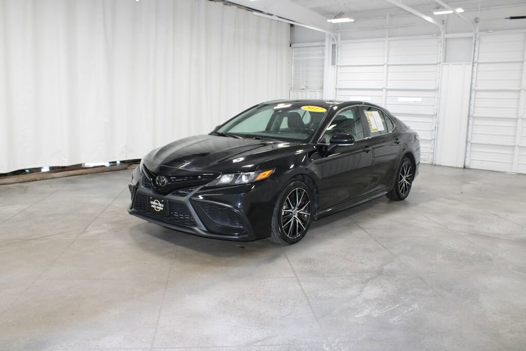 Used 2022 Toyota Camry SE