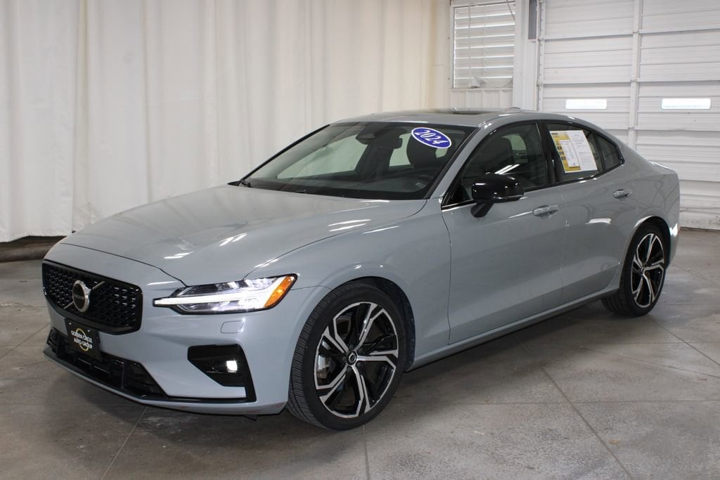 Used 2024 Volvo S60 Core Dark Theme