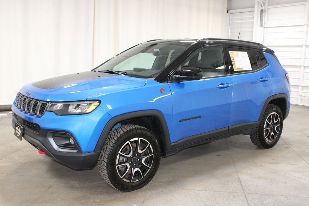 Used 2025 Jeep Compass Trailhawk