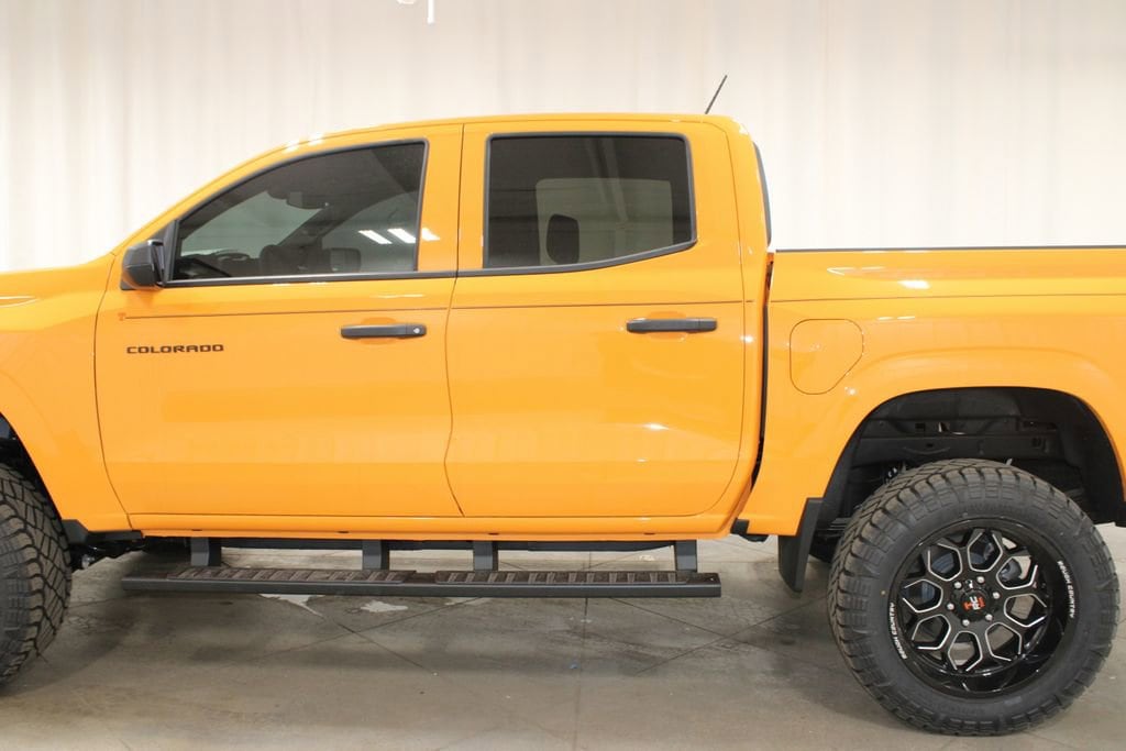 2025 Chevrolet Colorado Work Truck - Photo 6