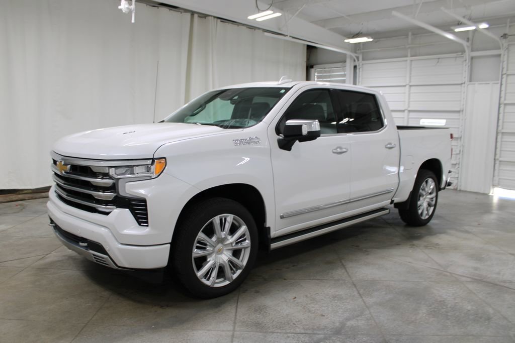 2023 Chevrolet Silverado 1500 High Country photo 3