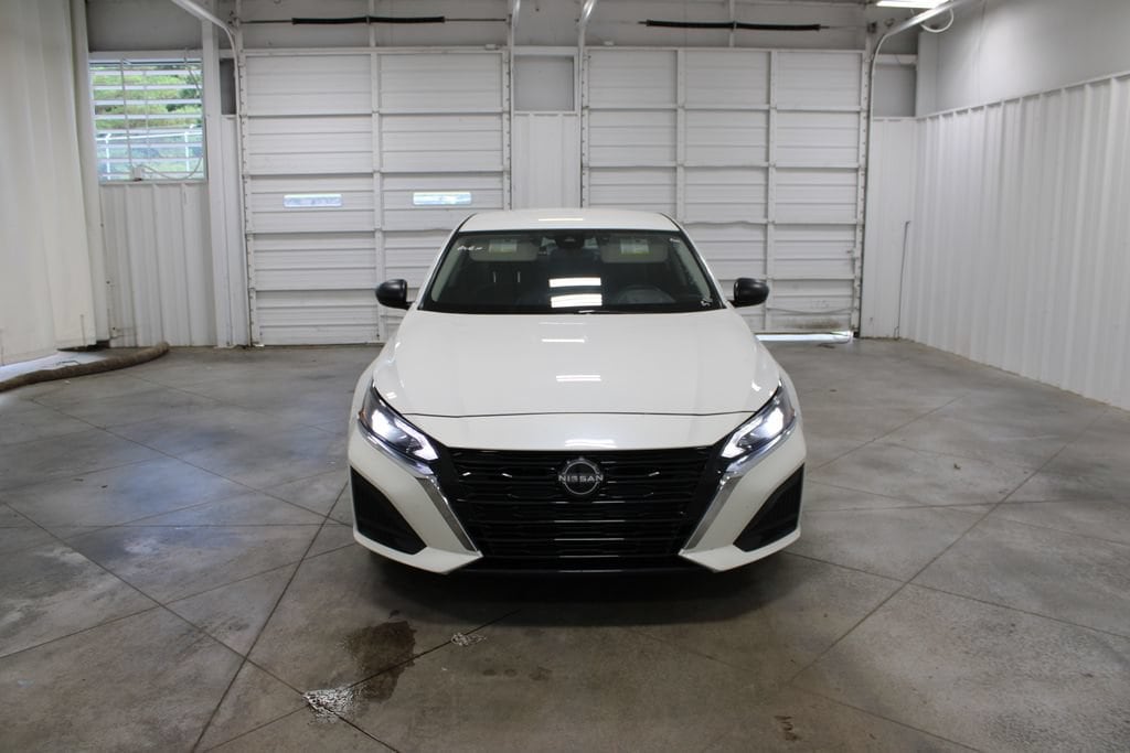 Used 2024 Nissan Altima 2.5 SV