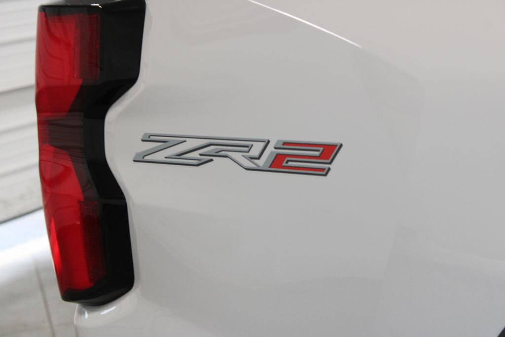 2026 Chevrolet Colorado ZR2 - Photo 12
