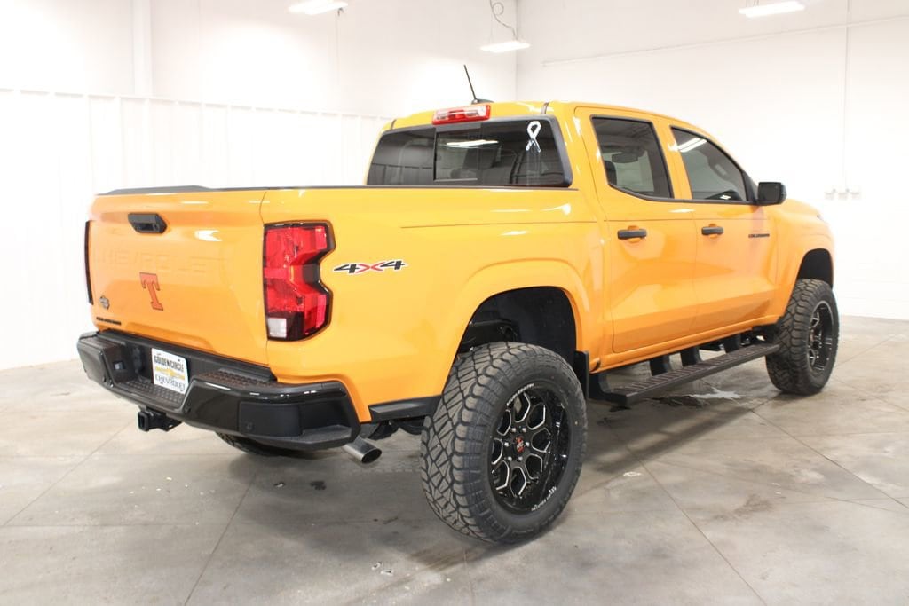 2025 Chevrolet Colorado Work Truck - Photo 9