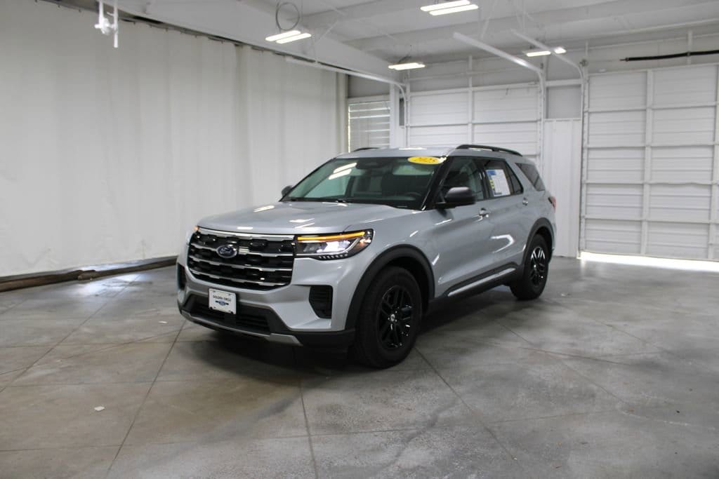 Used 2025 Ford Explorer Active
