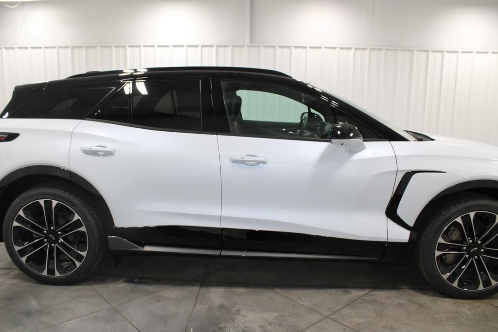 2026 Chevrolet Blazer EV SS - Photo 10