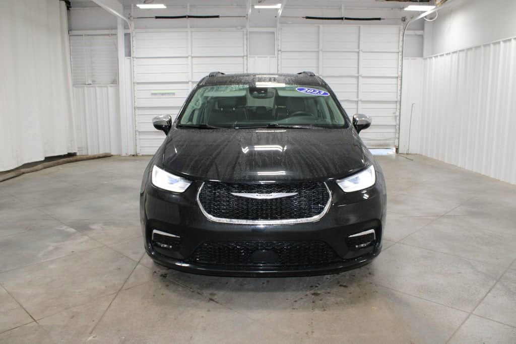 Used 2023 Chrysler Pacifica Limited