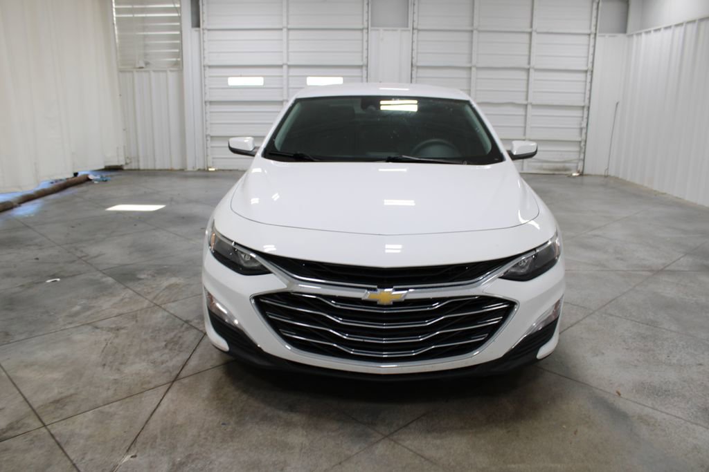 2022 Chevrolet Malibu LS photo 2