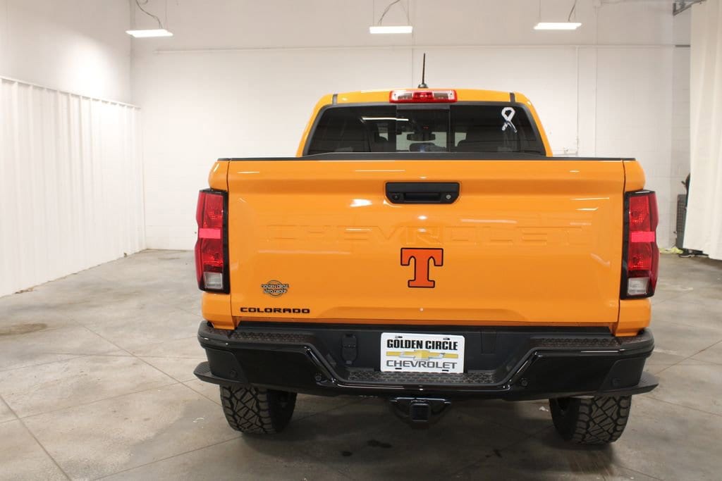 2025 Chevrolet Colorado Work Truck - Photo 8