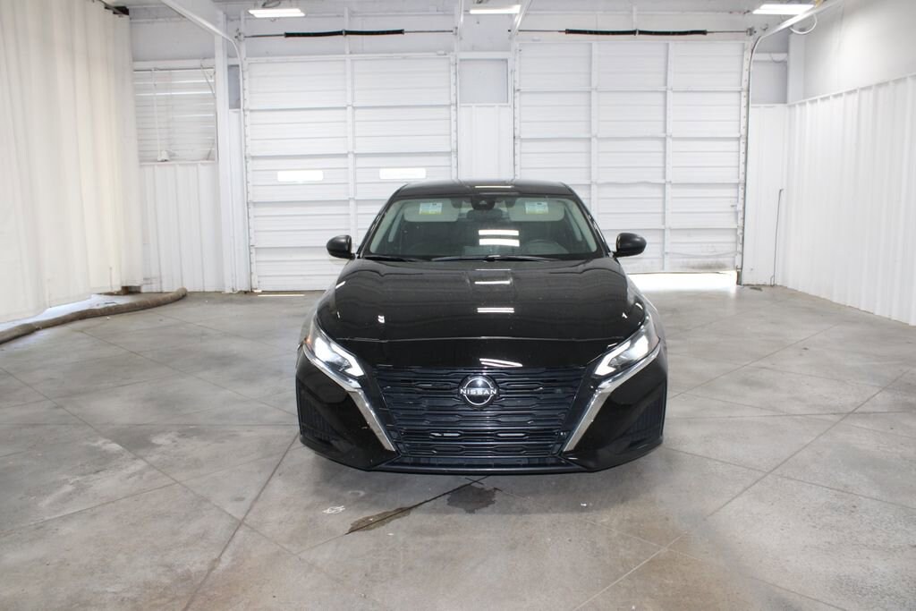 Used 2024 Nissan Altima 2.5 SV