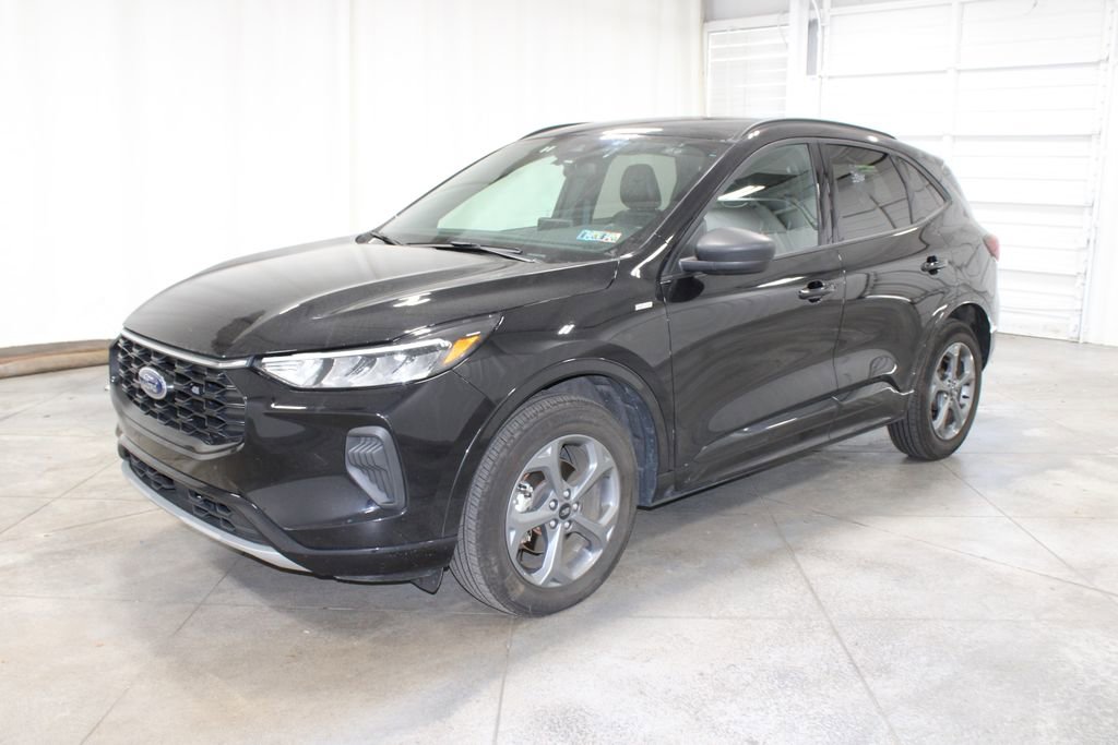 2024 Ford Escape ST-Line photo 2