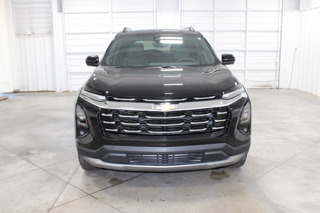 2025 Chevrolet Equinox LT photo 2