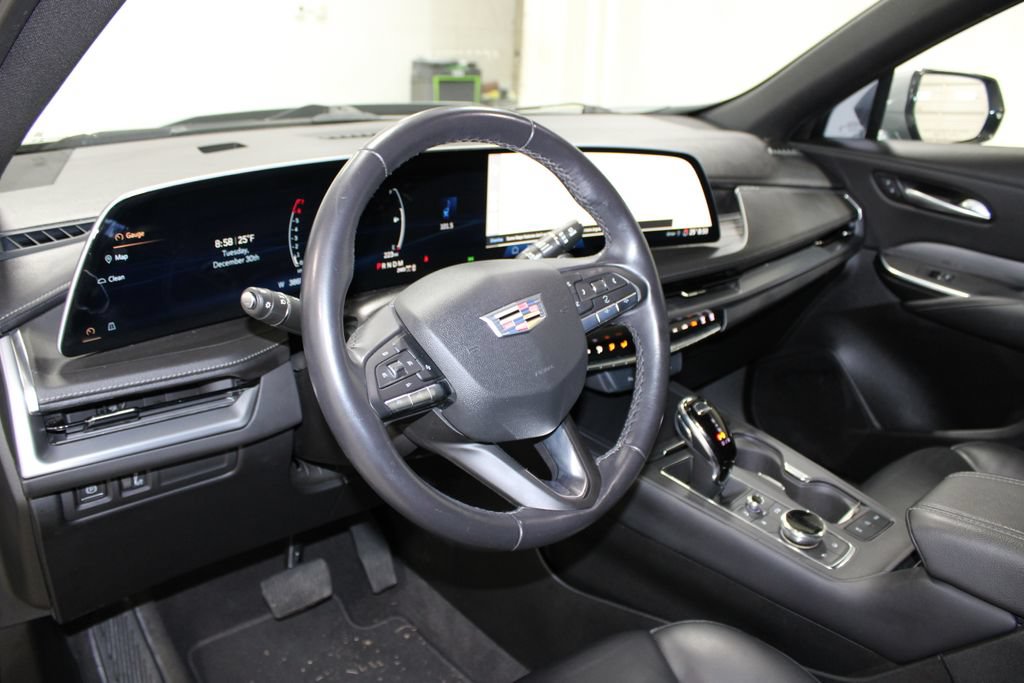 2024 Cadillac XT4 Premium Luxury - Photo 17