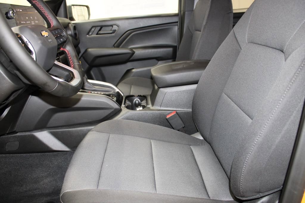 2025 Chevrolet Colorado Work Truck - Photo 18