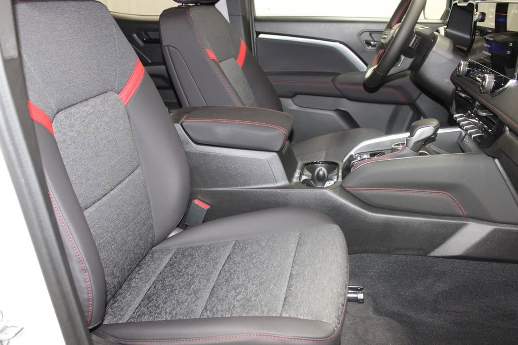 2025 Chevrolet Colorado Z71 - Photo 26