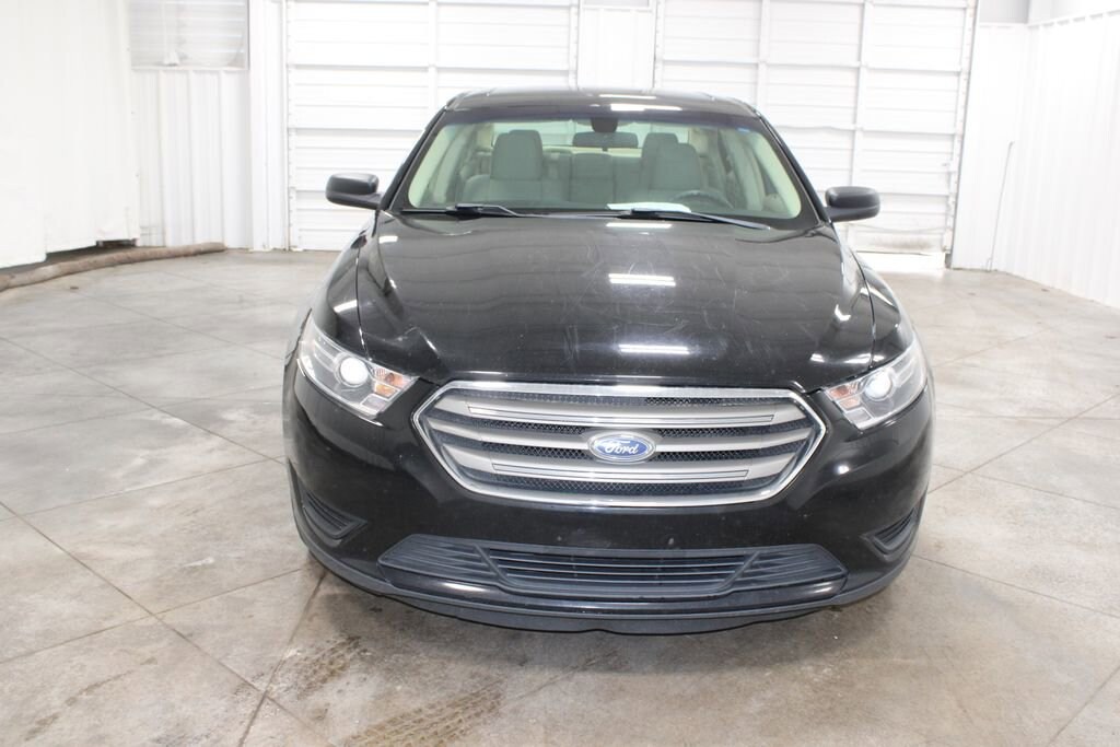 Used 2018 Ford Taurus SE