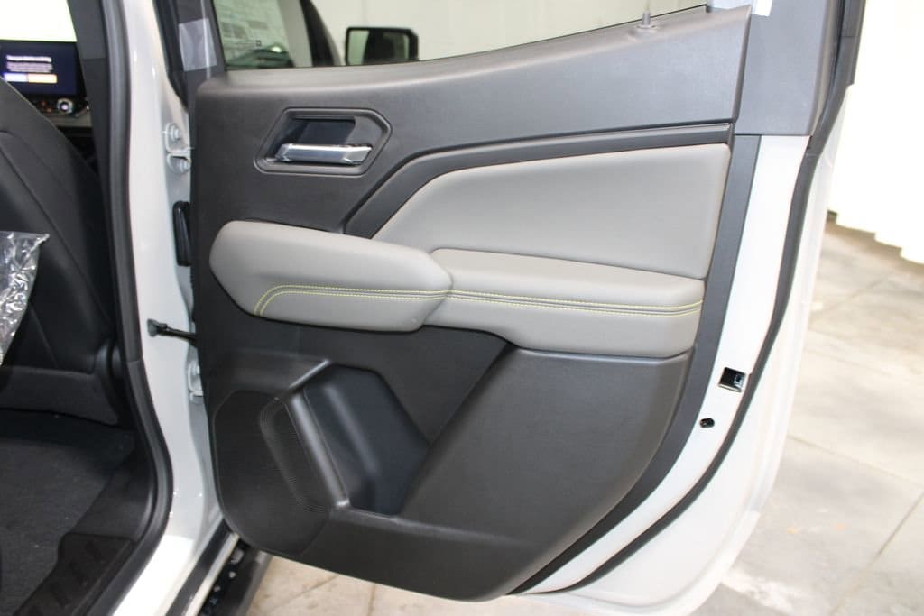 2026 Chevrolet Colorado ZR2 - Photo 37