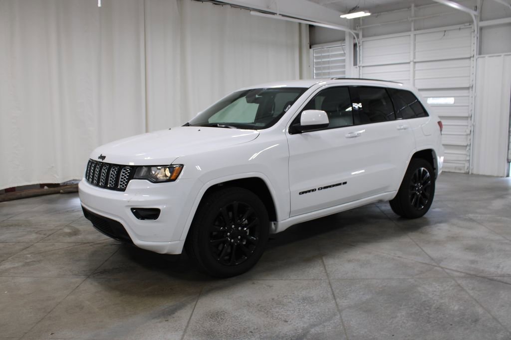 2022 Jeep Cherokee Laredo X photo 2