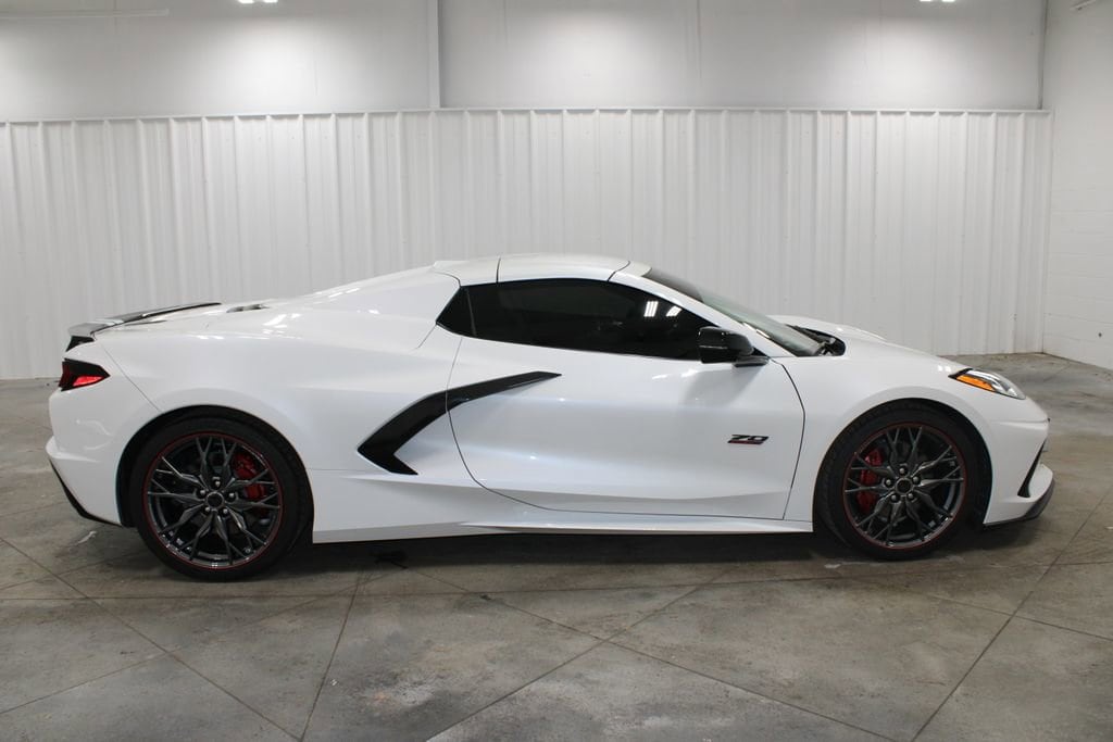 2023 Chevrolet Corvette 3LT - Photo 11