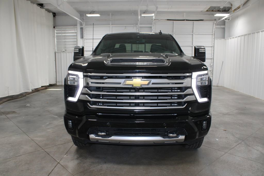 2024 Chevrolet Silverado 2500HD High Country photo 2