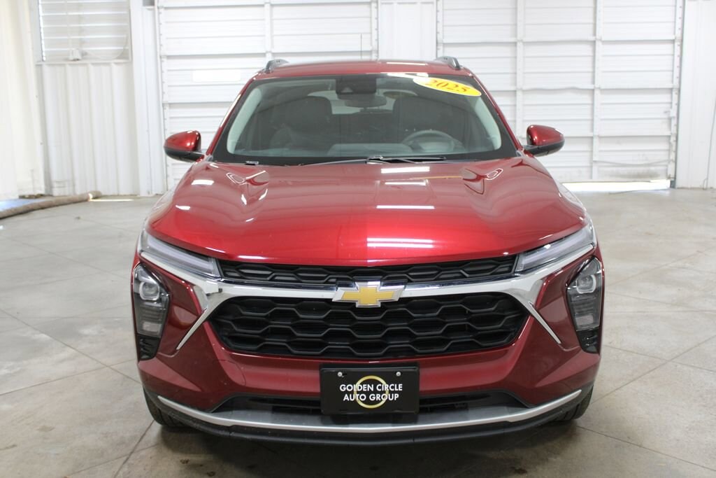 Used 2025 Chevrolet Trax LT SUV