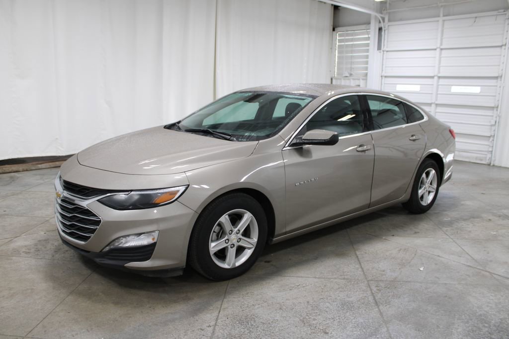 2024 Chevrolet Malibu 1LT photo 3