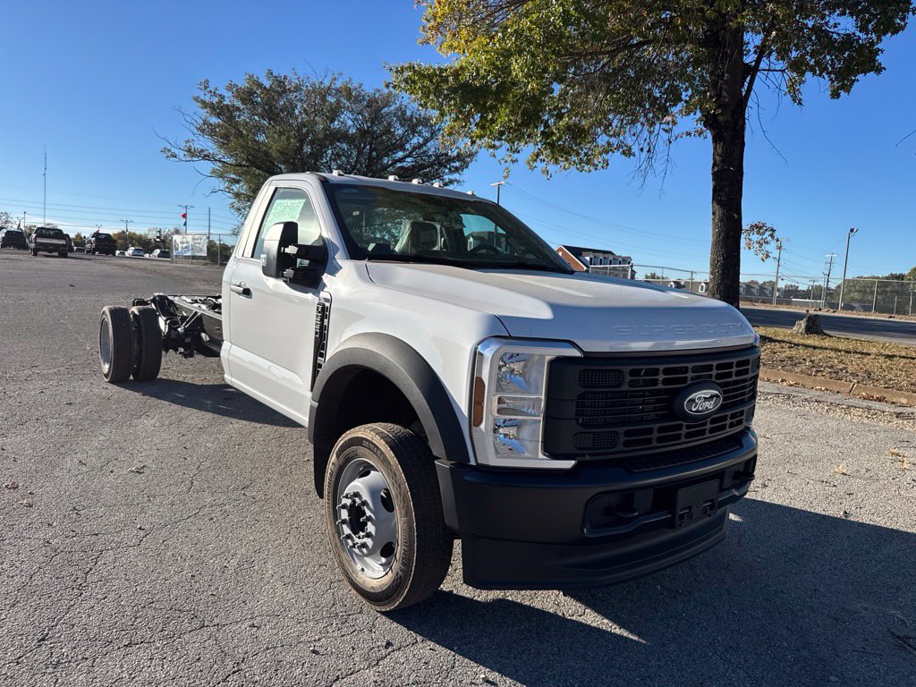 2027 Ford F-550 Super Duty Chassis Cab