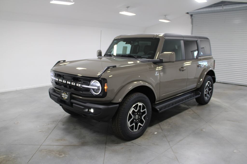 New 2025 Ford Bronco Outer Banks SUV